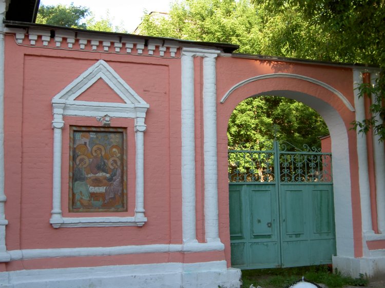Церковь Троицы Живоначальной в Хохлах, Басманный (Центральный административный округ (ЦАО), г. Москва). дополнительная информация