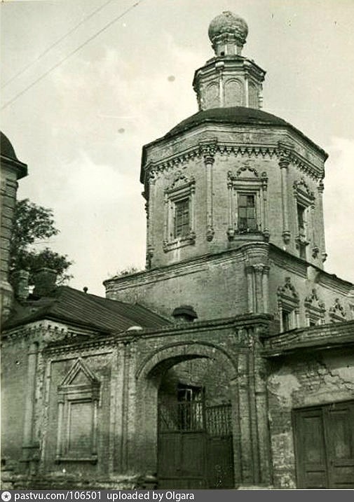 Церковь Троицы Живоначальной в Хохлах, Басманный (Центральный административный округ (ЦАО), г. Москва). архивная фотография, Фотография с сайта pastvu.ru Фото 1930-35 гг.