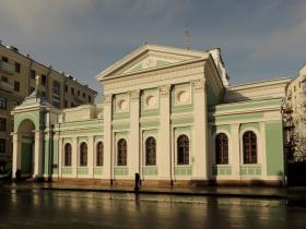 Москва. Церковь Троицы Живоначальной на Грязех