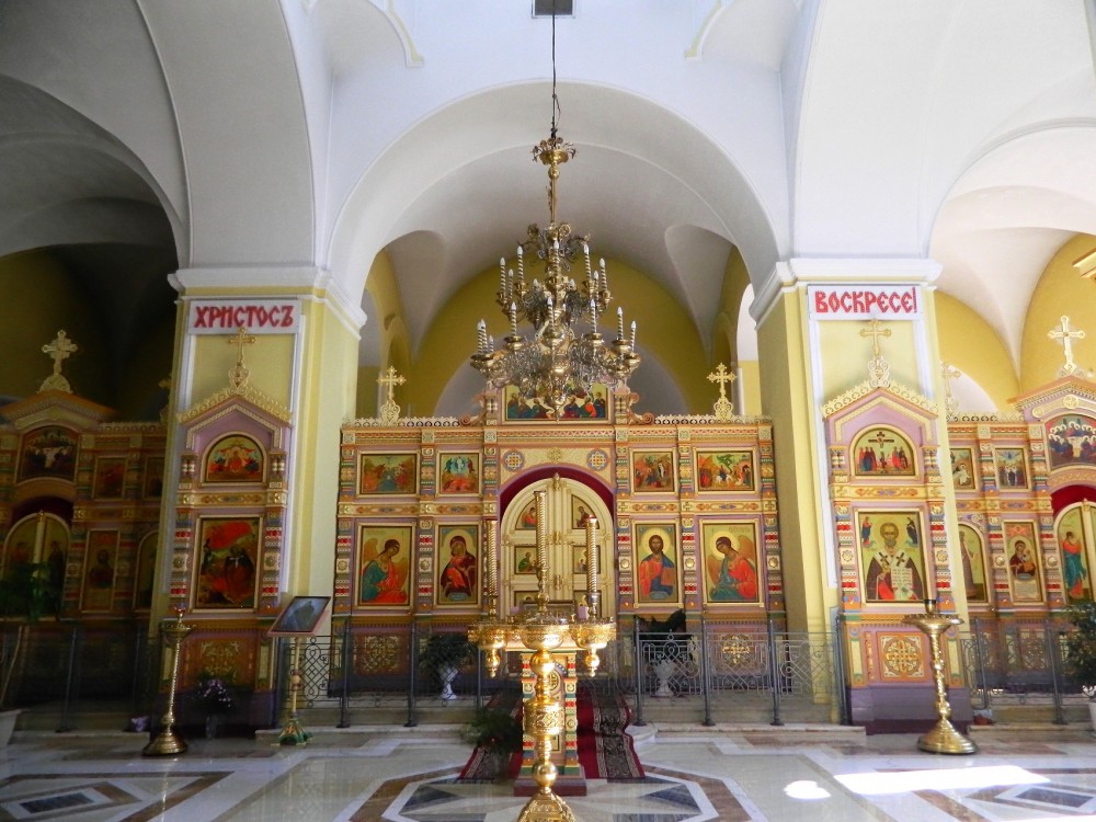 Церковь Илии Пророка в Изварине, Изварино (Новомосковский административный округ (НАО), г. Москва). интерьер и убранство
