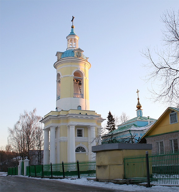 Петровское. Церковь Покрова Пресвятой Богородицы. фасады