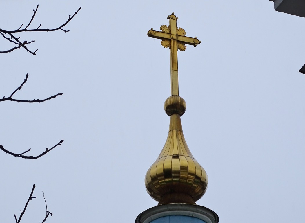 Петровское. Церковь Покрова Пресвятой Богородицы. архитектурные детали, Надглавный крест