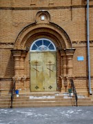 Церковь Покрова Пресвятой Богородицы, А также ухоженно и запущенно одновременно.<br>, Краснохолм, Оренбург, город, Оренбургская область