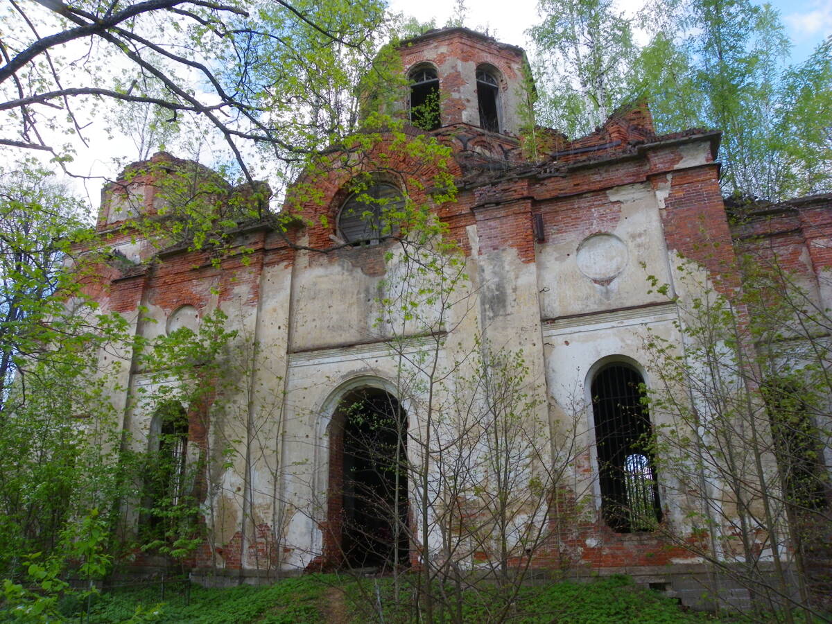 Церковь Покрова Пресвятой Богородицы, Югостицы (Лужский район, Ленинградская область). архитектурные детали