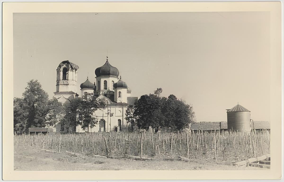 Фото 1943 г. с аукциона e-bay.de, архивная фотография. Церковь Покрова Пресвятой Богородицы, Югостицы (Лужский район, Ленинградская область)
