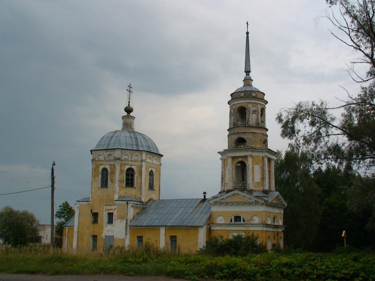 Славный. Церковь Спаса Преображения. фасады