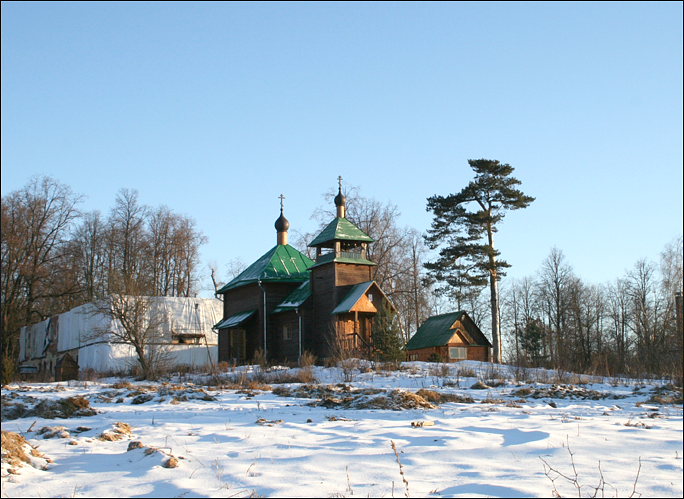 Милюково. Церковь Михаила Архангела. общий вид в ландшафте