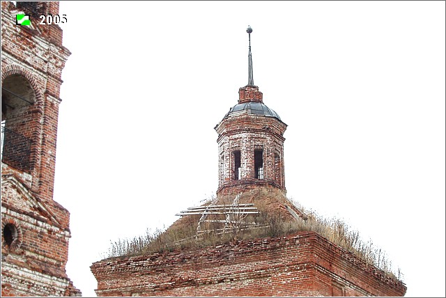 Церковь Иоанна Богослова, Ильинское (Юрьев-Польский район, Владимирская область). архитектурные детали, Завершение основного объема