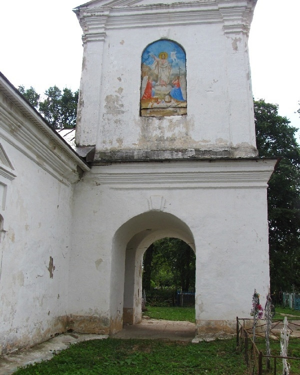 Церковь Преображения Господня, Баскаково (Гагаринский район, Смоленская область). архитектурные детали, вид с севера на нижний ярус колокольни		      