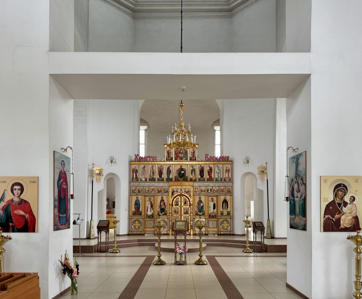 Интерьер, вид от входа, интерьер и убранство. Церковь Успения Пресвятой Богородицы, Пречистое (Гагаринский район, Смоленская область)