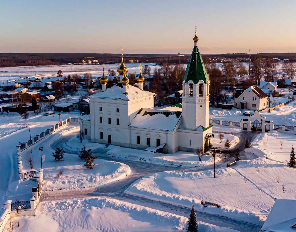 Церковь Благовещения Пресвятой Богородицы, Великово (Ковровский район и г. Ковров, Владимирская область). общий вид в ландшафте