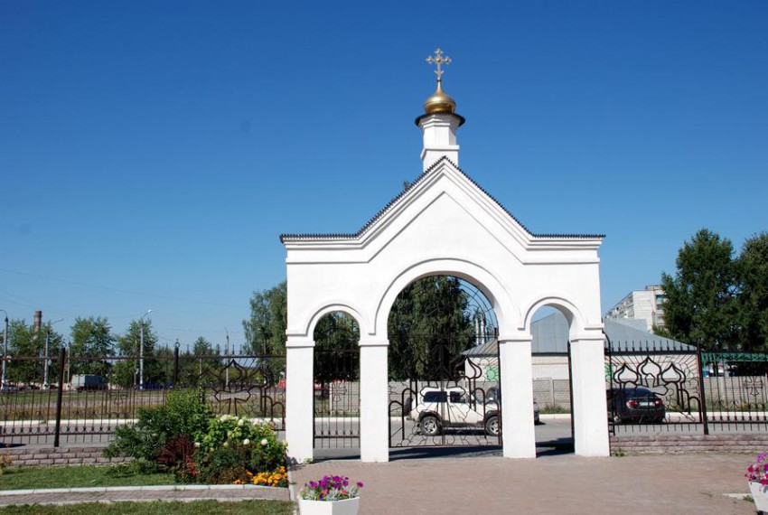Церковь Благовещения Пресвятой Богородицы, Ковров (Ковровский район и г. Ковров, Владимирская область). фасады, святые врата.восточный фасад