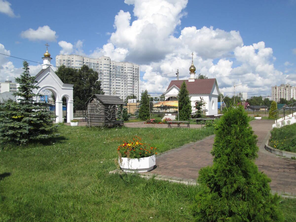 Церковь Благовещения Пресвятой Богородицы, Ковров (Ковровский район и г. Ковров, Владимирская область). дополнительная информация, На территории у церкви.