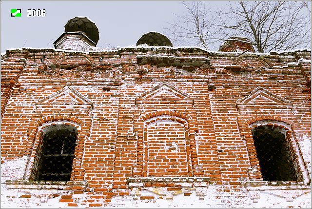 Церковь Рождества Пресвятой Богородицы, Малые Всегодичи (Ковровский район и г. Ковров, Владимирская область). архитектурные детали, Фрагмент южного фасада основного объема в уровне второго яруса