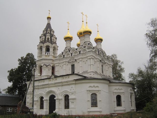 Церковь Троицы Живоначальной, Драчёво (Мытищинский городской округ и гг. Долгопрудный, Лобня, Московская область). фасады, Вид на Троицкий храм с алтарной части