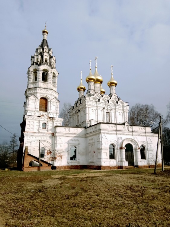 Драчёво. Церковь Троицы Живоначальной. фасады