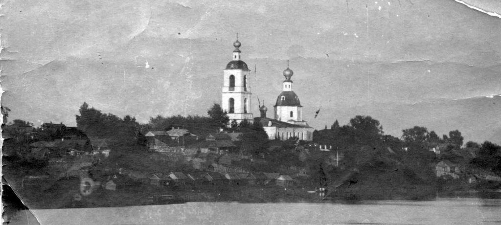 Церковь Успения Пресвятой Богородицы, Пестяки (Пестяковский район, Ивановская область). архивная фотография, Успенская церковь на панораме села Пестяки. Начало 20-го века Архивное фото с сайта газеты «Новый путь» nov-put.ru