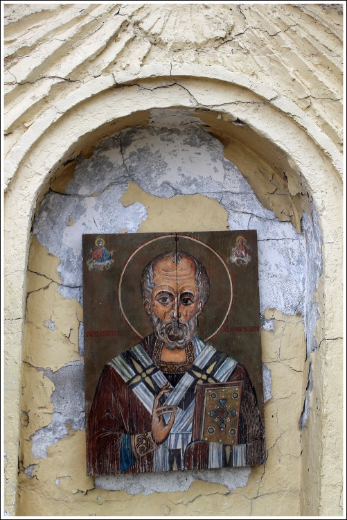Церковь Николая Чудотворца, Ушаки (Тосненский район, Ленинградская область). архитектурные детали