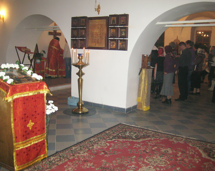Церковь Казанской иконы Божией Матери, Старая Слобода (Александровский район, Владимирская область). документальные фотографии, Исповедь. Пасха 2010