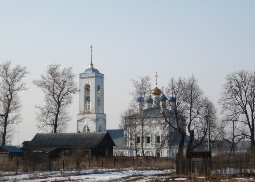 Старая Слобода. Церковь Казанской иконы Божией Матери. общий вид в ландшафте, вид с юго-востока