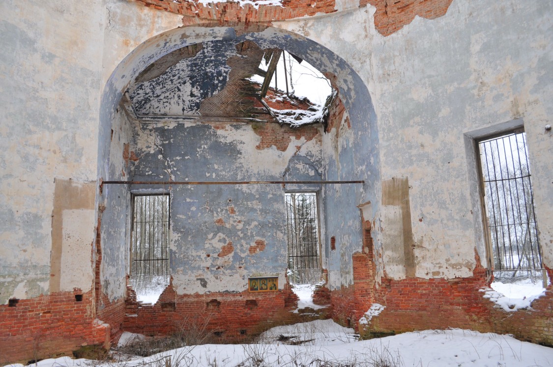Церковь Николая Чудотворца, Верола (Кировский район, Ленинградская область). интерьер и убранство