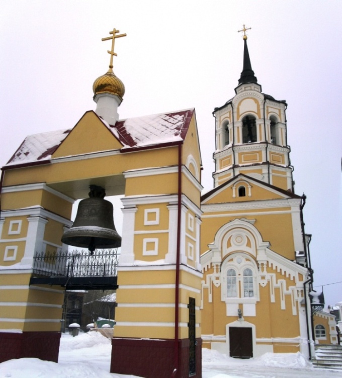 Томск. Церковь Воскресения Христова. фасады, звонница и западный фасад церкви