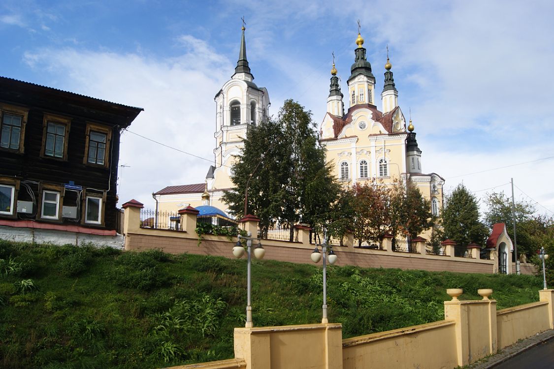 Церковь Воскресения Христова, Томск (Томск, город, Томская область). общий вид в ландшафте, Вид с Октябрьского взвоза