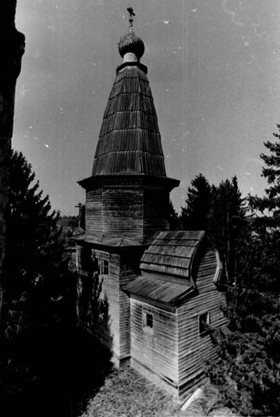 Церковь Рождества Христова, Большая Шалга, урочище (Каргопольский район, Архангельская область). архивная фотография, Вид с колокольни соседней церкви Покрова. Фотография 1970-80-х годов из Паспорта объекта культурного наследия