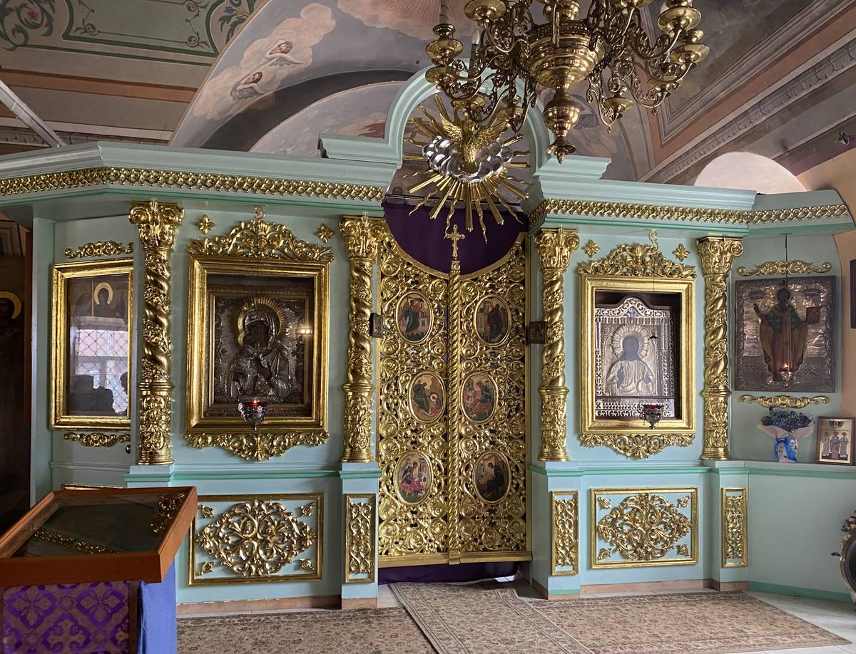 Придельный иконостас, интерьер и убранство. Церковь Илии Пророка и Иакова апостола, Яковлевское (Костромской район, Костромская область)