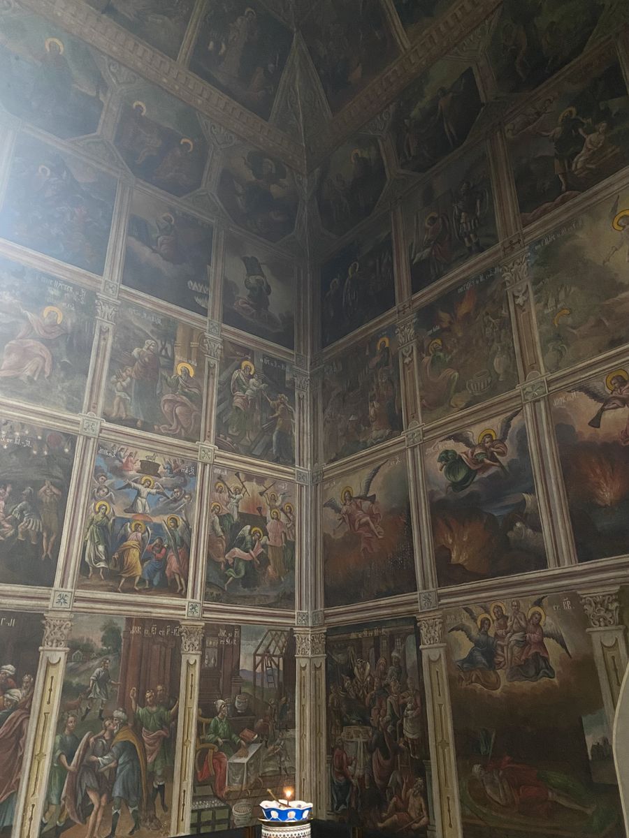 Роспись стен четверика, интерьер и убранство. Церковь Илии Пророка и Иакова апостола, Яковлевское (Костромской район, Костромская область)