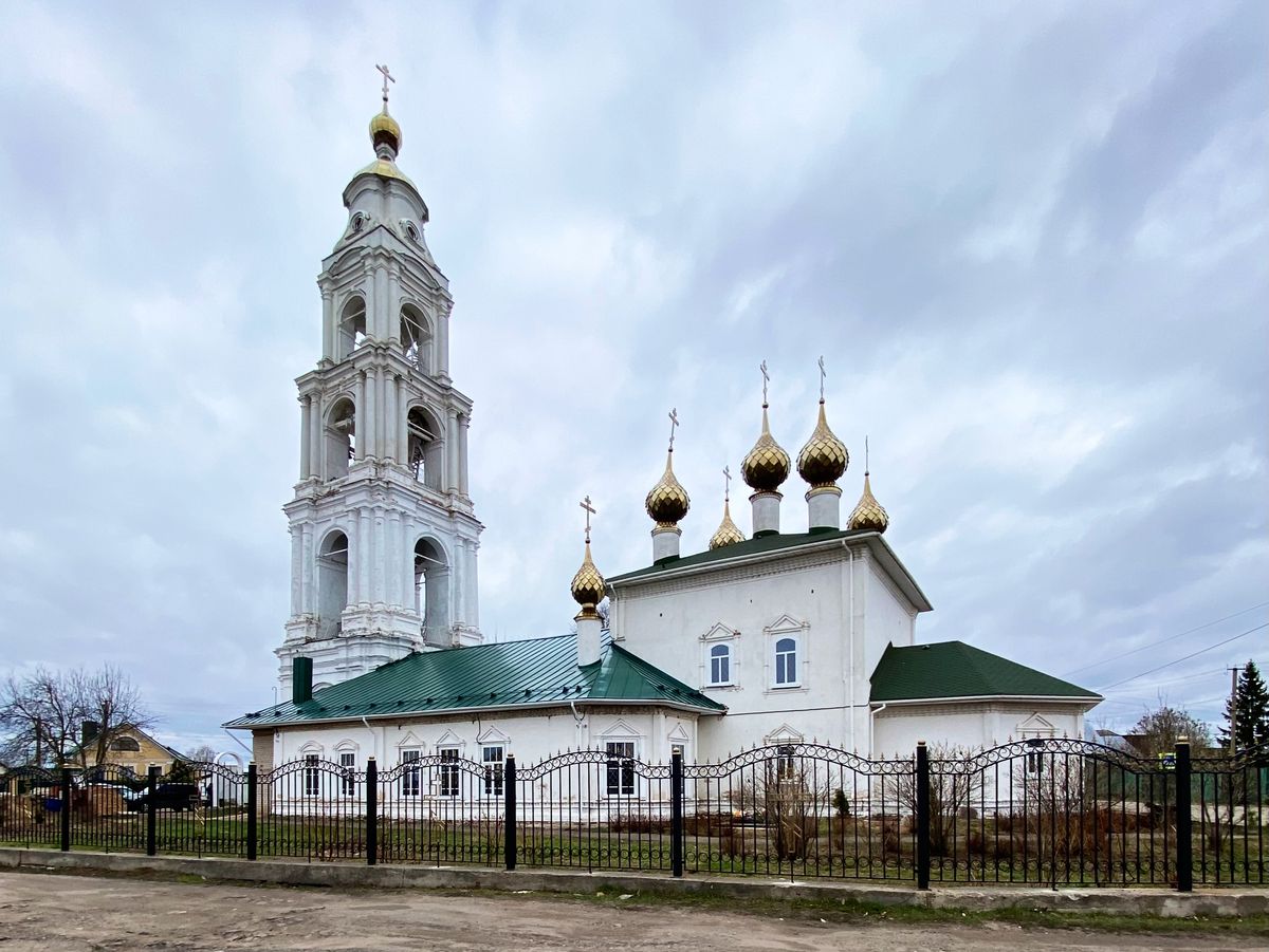 Вид с юго-востока, фасады. Церковь Илии Пророка и Иакова апостола, Яковлевское (Костромской район, Костромская область)