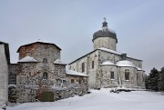 Кий-остров. Кийский Крестный монастырь