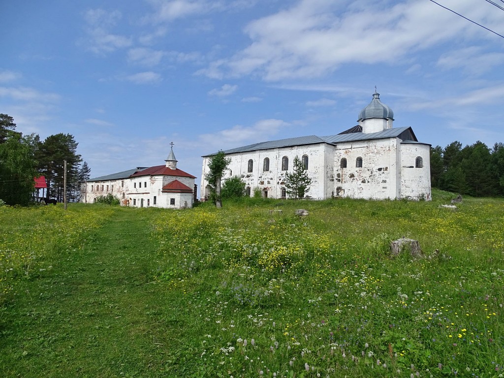 Кий-остров. Кийский Крестный монастырь. фасады