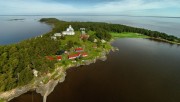 Кий-остров. Кийский Крестный монастырь