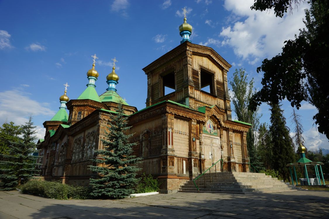 Церковь Троицы Живоначальной, Каракол (Кыргызстан, Прочие страны). фасады, Вид с северо-западной стороны