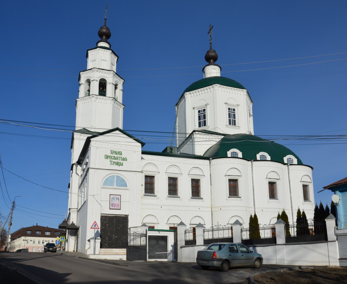 Курск. Церковь Троицы Живоначальной. фасады