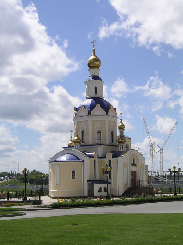 Белгород. Церковь Гавриила Архангела при Государственном университете. фасады