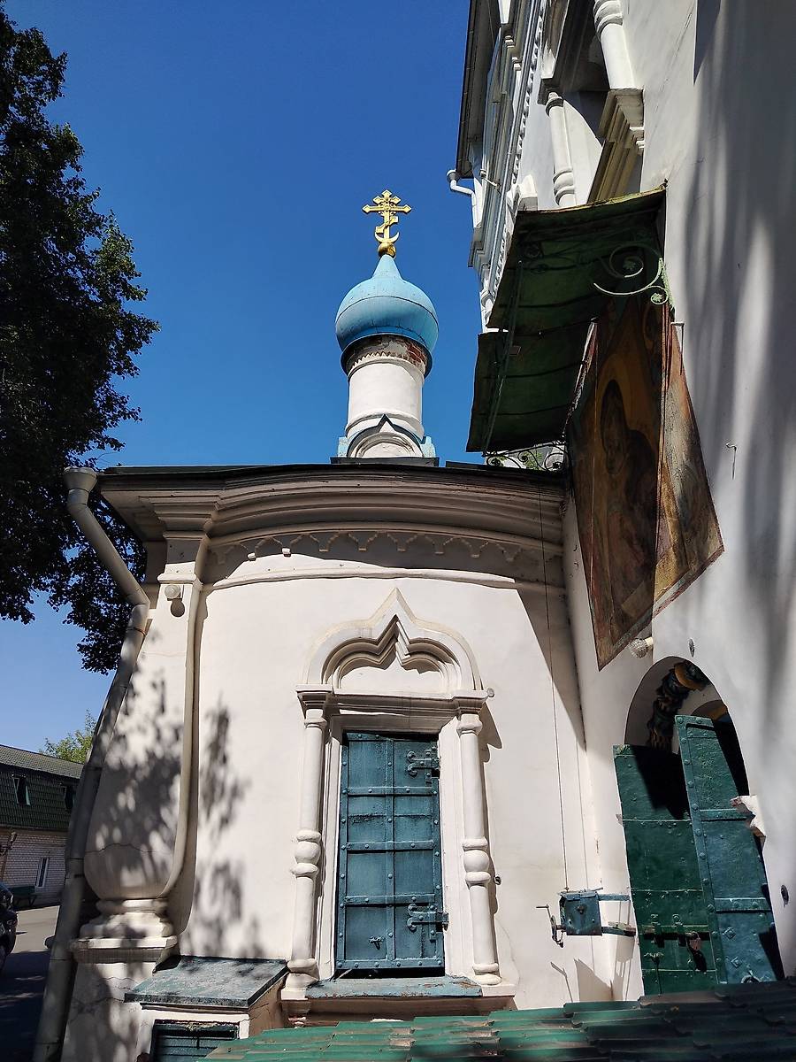 Южная сторона храма, архитектурные детали. Церковь Петра и Павла в Лефортове, Лефортово (Юго-Восточный административный округ (ЮВАО), г. Москва)