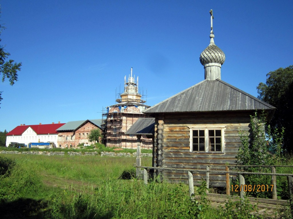 Анзерский, остров. Спасо-Преображенский Соловецкий монастырь. Троицкий скит. общий вид в ландшафте, Часовня иконы Божией Матери 