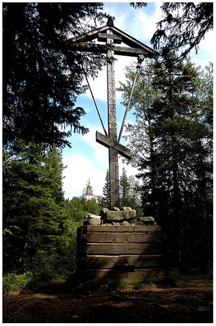 Спасо-Преображенский Соловецкий монастырь. Голгофо-Распятский скит, Анзерский, остров (Соловецкий район, Архангельская область). дополнительная информация, Вид с горы с поклонным крестом 