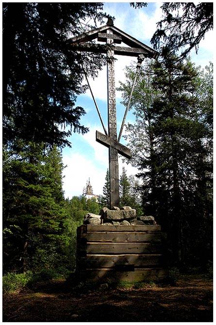 Анзерский, остров. Спасо-Преображенский Соловецкий монастырь. Голгофо-Распятский скит. дополнительная информация, Вид с горы с поклонным крестом 