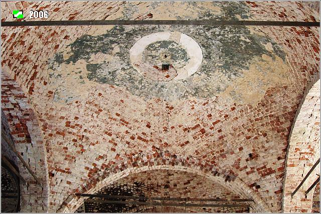 Церковь Воскресения Христова, Старинский Погост (Судогодский район, Владимирская область). интерьер и убранство, Центральный свод системы вспАрушных сводов перекрытия трапезной.