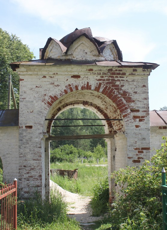 Церковь Воскресения Христова, Старинский Погост (Судогодский район, Владимирская область). дополнительная информация, Восточные ворота ограды