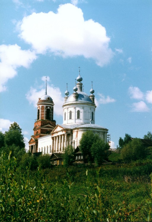 Казаково. Церковь Николая Чудотворца. общий вид в ландшафте