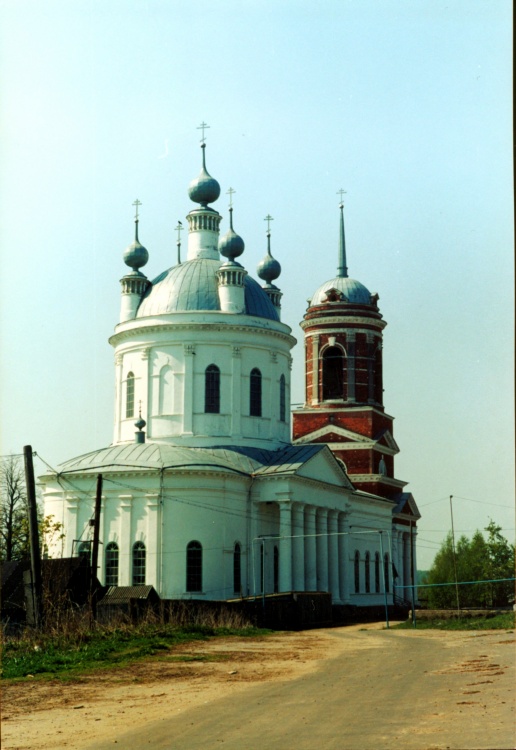 Казаково. Церковь Николая Чудотворца. общий вид в ландшафте