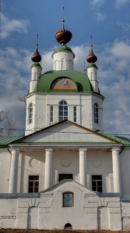 Церковь Троицы Живоначальной, Хотеичи (Орехово-Зуевский городской округ, Московская область). фасады