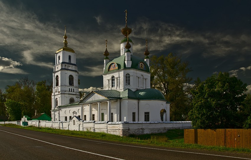 Церковь Троицы Живоначальной, Хотеичи (Орехово-Зуевский городской округ, Московская область). фасады