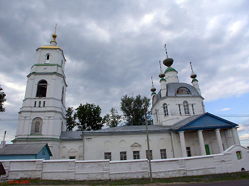 Церковь Троицы Живоначальной, Хотеичи (Орехово-Зуевский городской округ, Московская область). фасады