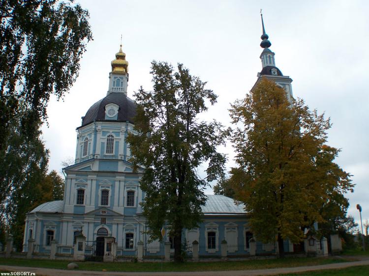 Дмитров. Церковь Введения во храм Пресвятой Богородицы. фасады