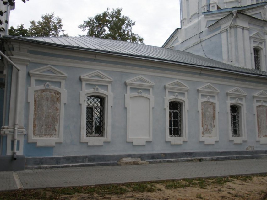 Церковь Введения во храм Пресвятой Богородицы, Дмитров (Дмитровский городской округ, Московская область). архитектурные детали, Средняя часть, вид с юга